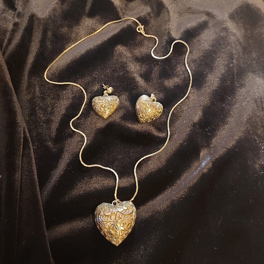 Heart Pendant 80's Tooled Puffed Pewter Silver Color Necklace & Earrings - Picture 4 of 12